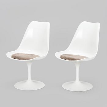 Eero Saarinen, A set of six 'Tulip' chairs, Knoll International.