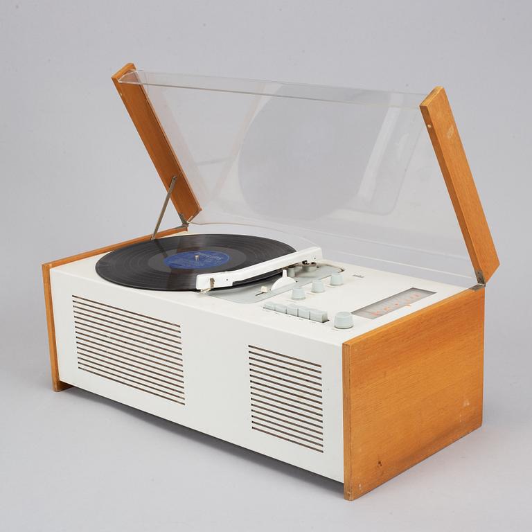 A 1960´S BRAUN SK-61 RADIO RECORD PLAYER by Dieter Rams and Hans Gugelot.