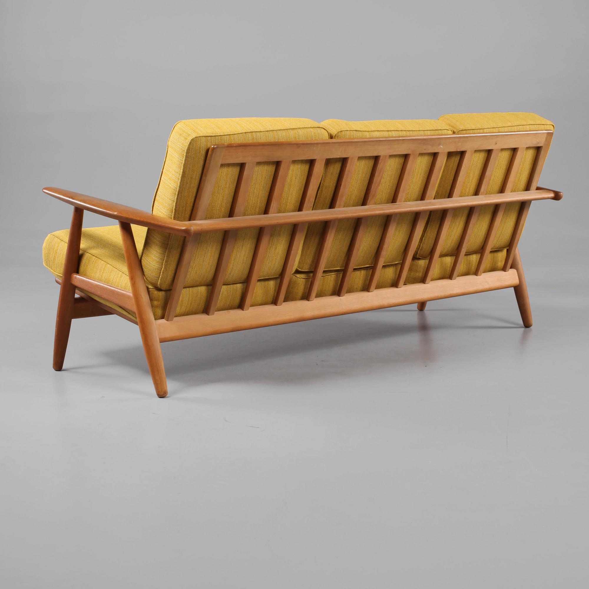 SOFFA, "GE-236"/"Cigarren", Hans J Wegner, Getama, Danmark, 1960-tal.