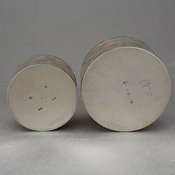 DOSOR, två st, silver, stämplade 1814 samt 1838. Vikt 160 g.