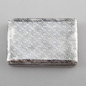 DOSA, silver, Paris, 1800-talets första hälft. Vikt ca 68 gram.