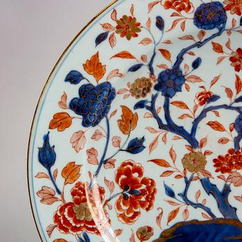 A Chinese Qianlong porcelain plate.