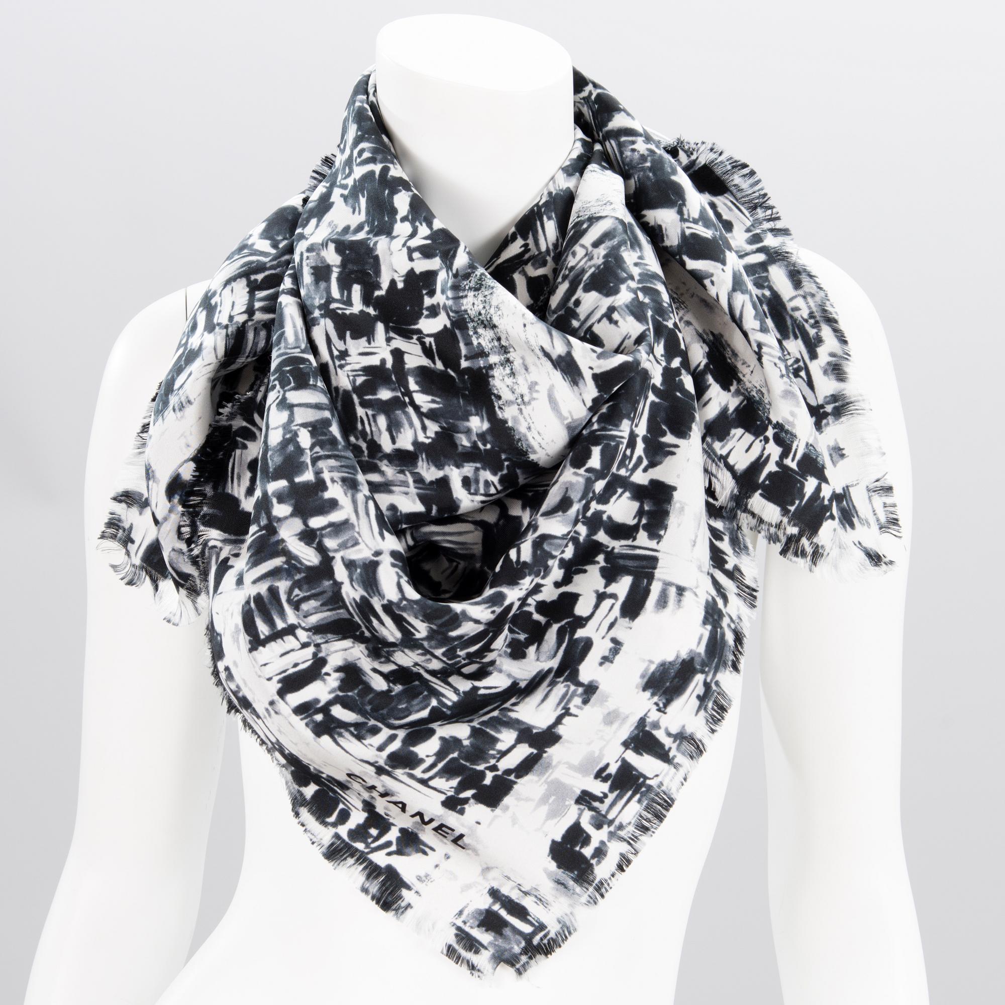 CHANEL, SIDENSCARFAR, 2 st.