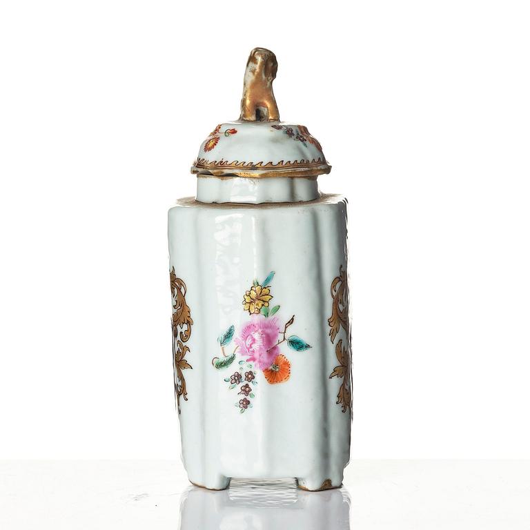 A famille rose armorial tea caddy with cover, Qing dynasty, Qianlong (1736-95).
