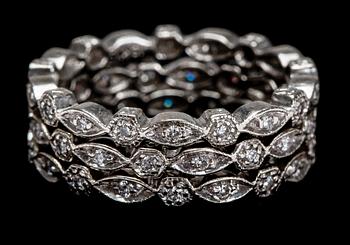 RINGAR, 3 st, 18 k vitguld med diamanter totalt ca 0.39 ct. Totalvikt ca 6 g.
