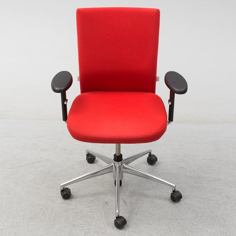 An 'Axess Plus Chair' by Antonio Citterio for Vitra.