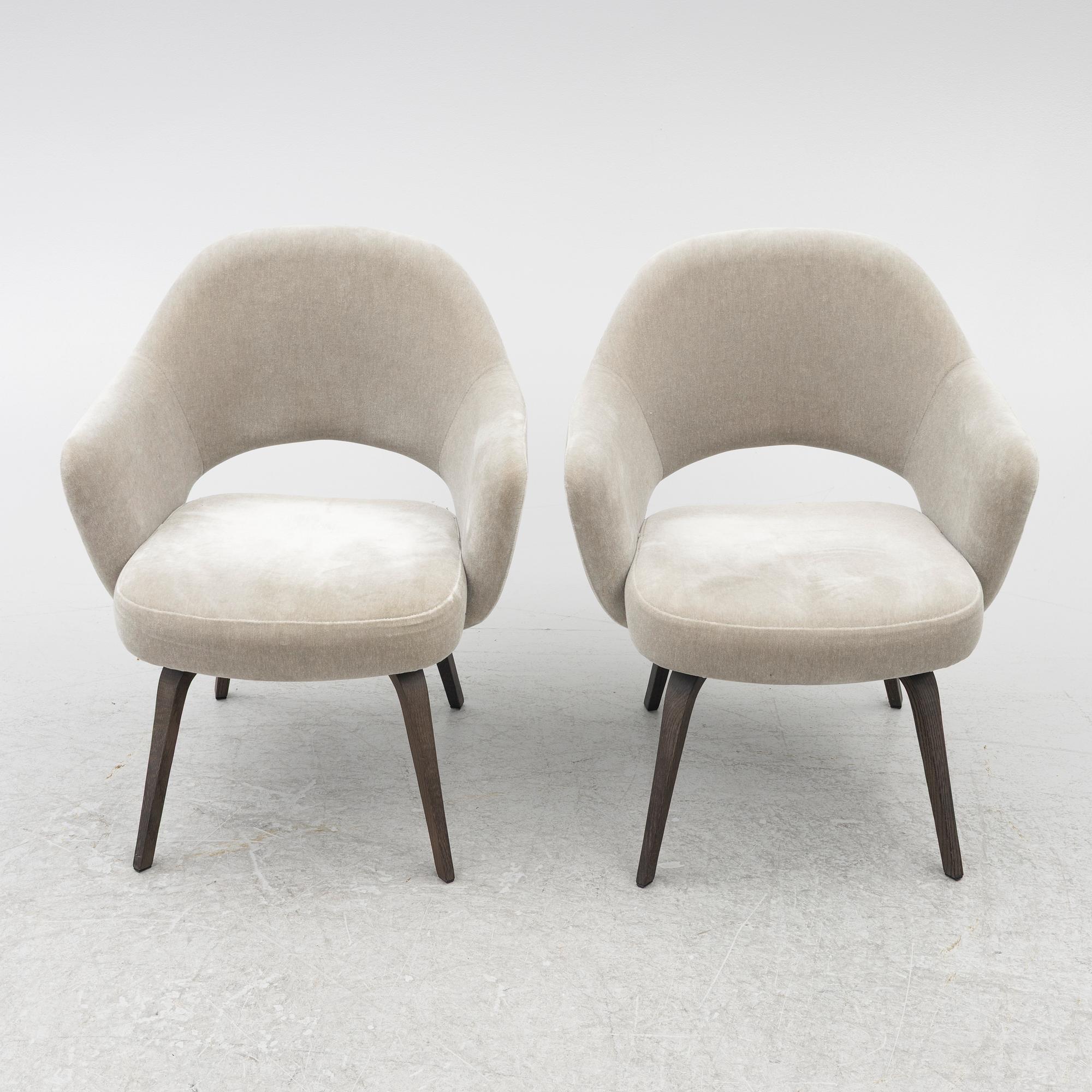 Eero Saarinen, chairs, a pair, "Executive Side Chair", Knoll, 21st century.
