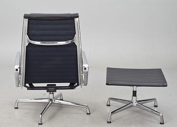 KARMSTOL och FOTPALL, Charles och Ray Eames, Vitra. 2000-tal.