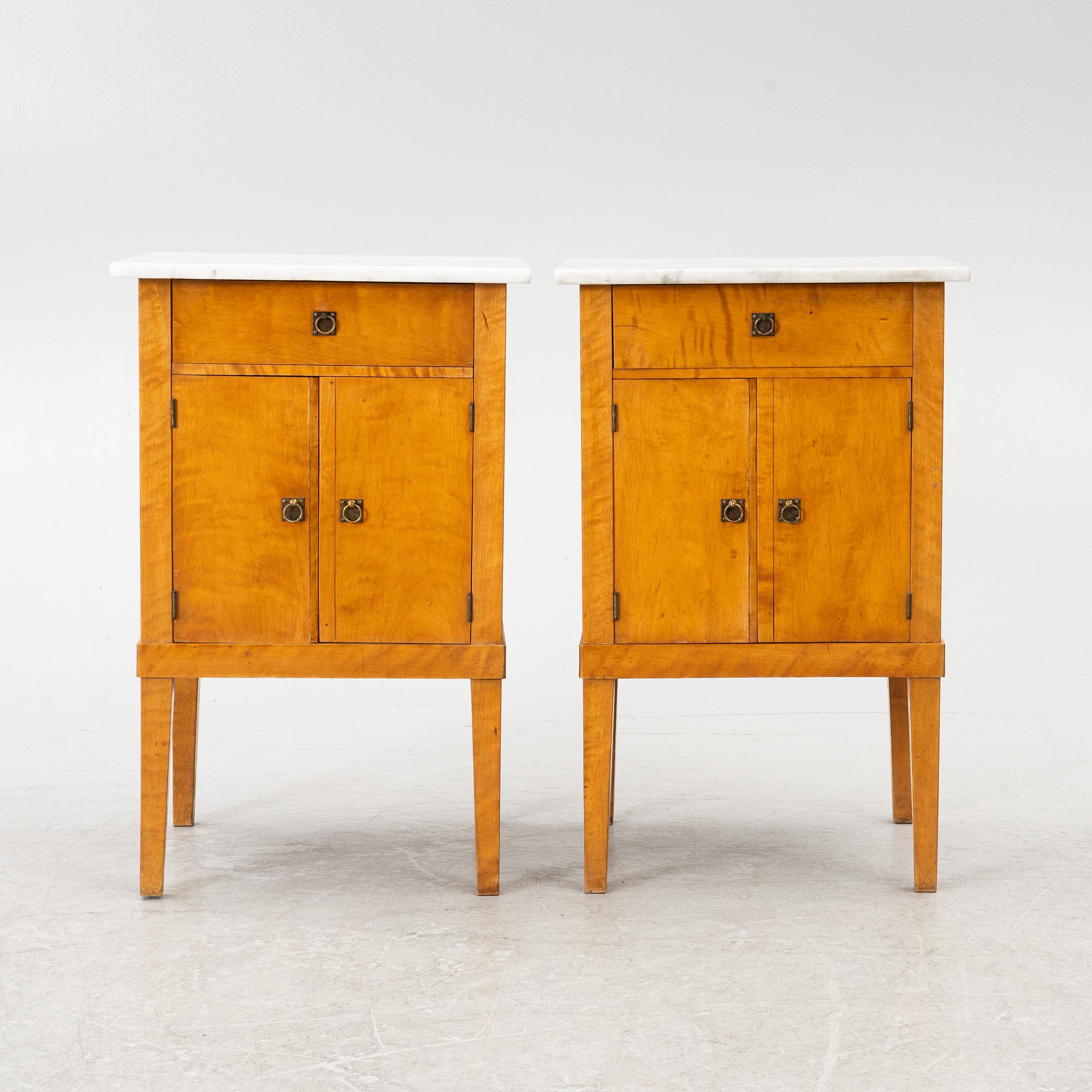 Sängbord, ett par, 1900-talets första hälft.