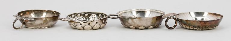 VINPRÖVNINGSKOPPAR, 3 st, silver, trol 1700-tal. Vikt ca 171 g.