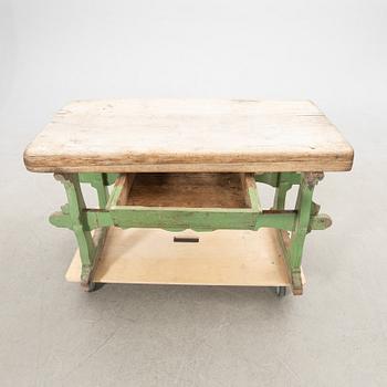 Table, late 19th century/early 20th century.