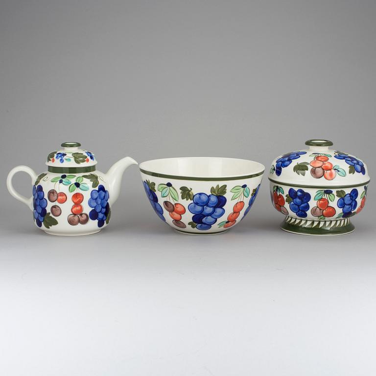 A set of a tea pot, bowl and tureen by Dorrit von Fieandt, "Palermo" for Arabia, Finland.