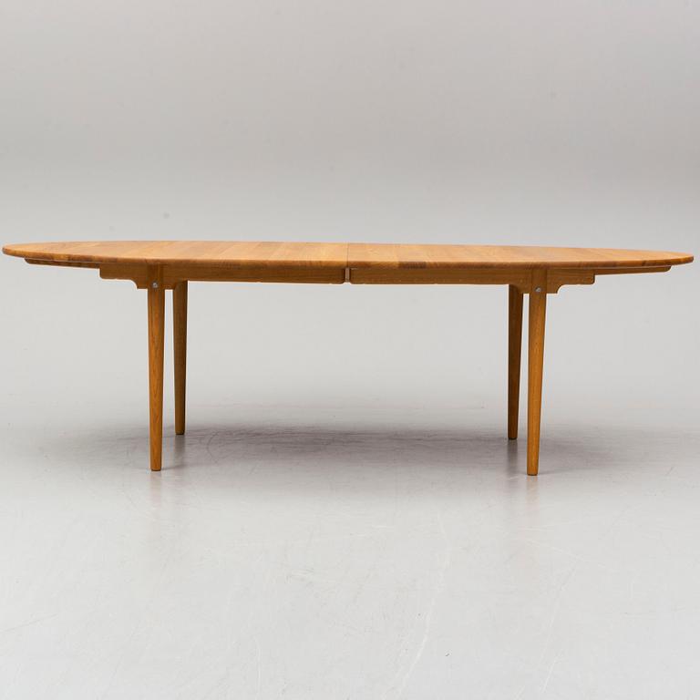 HANS J WEGNER, a oak dining table model CH339, Carl Hansen & Son, Denmark.