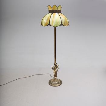 GOLVLAMPA, Tiffanystil, märkt W Decor 1308, 1900-talets andra hälft. Höjd ca 170 cm.