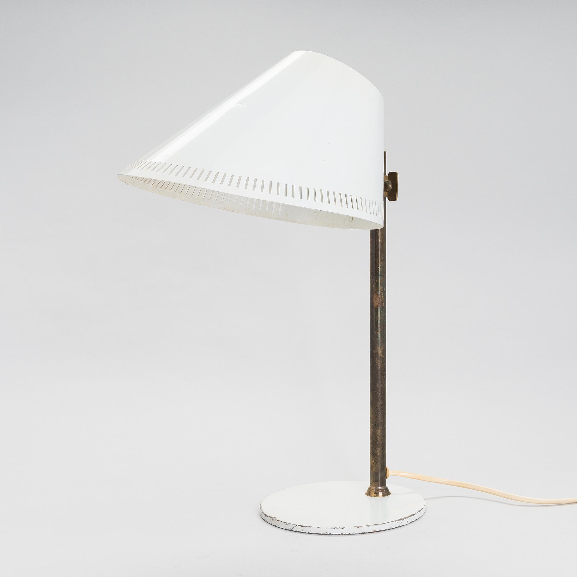 Paavo Tynell, A mid-20th-century '9227' table lamp for Idman, Finland.