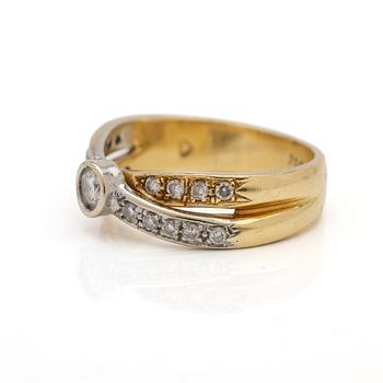 Ring, 18K guld samt diamanter.