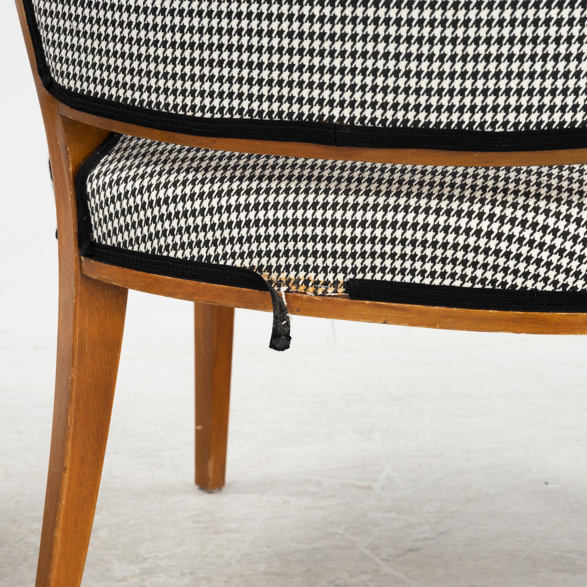 ASKI, AB Svenska Kontorsmöbelindustrier, a pair of beech armchairs, Bodafors, 1940's/50's.