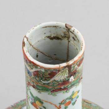 A porcelain vase, Canton, China, 19th century.