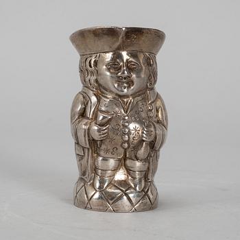 A small silver jug, late 19th-early 20th century.