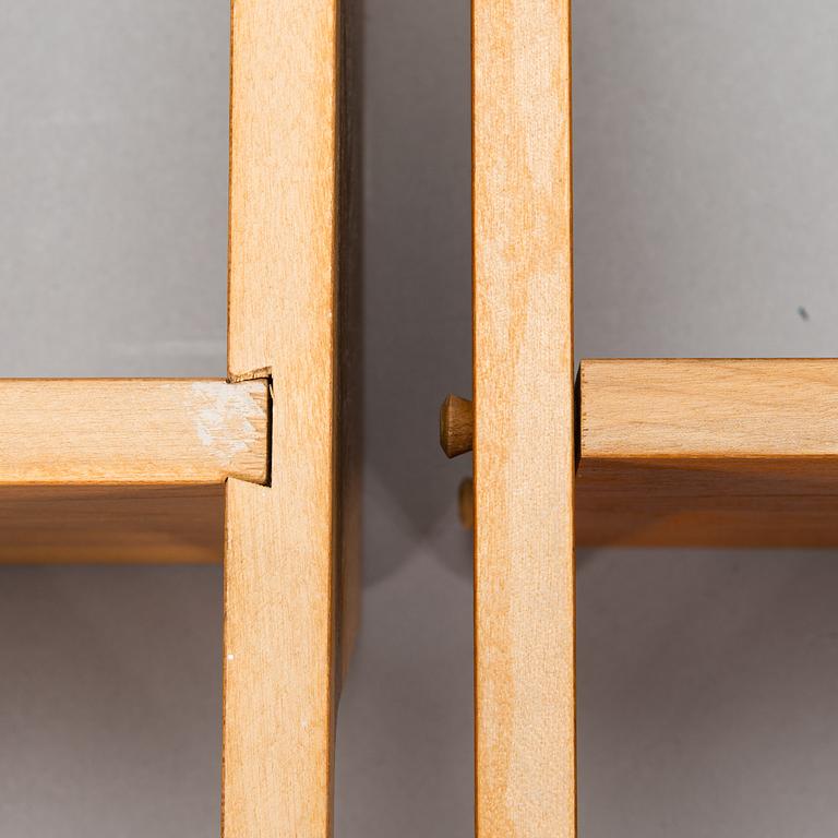 Seinähyllyjä, 2 kpl, 1900-luvun puoliväli.