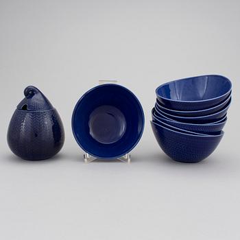 Hertha Bengtsson, 9 pieces of the "Blå eld" service, Rörstrand.