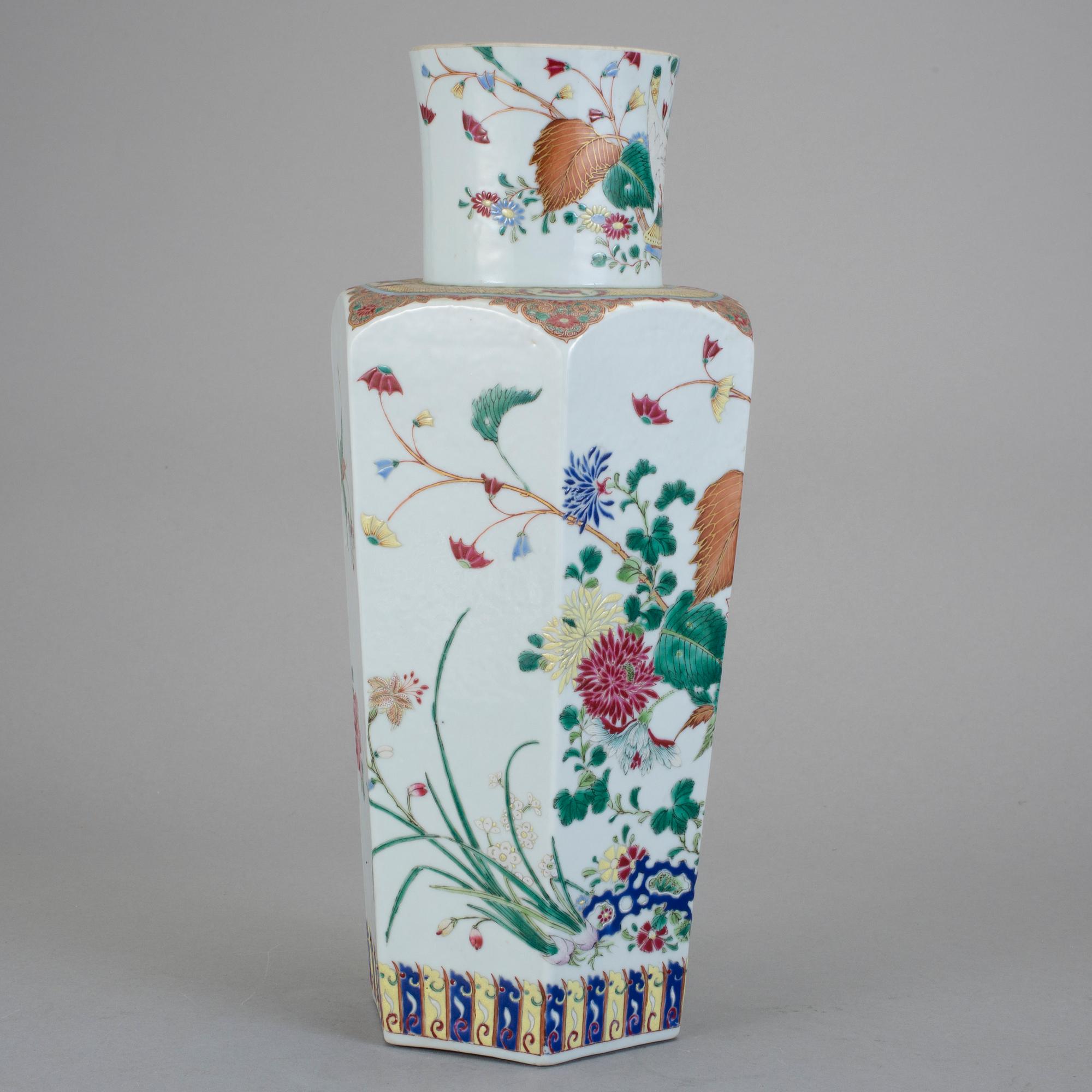 VAS, porslin, Kina, 1800-tal.