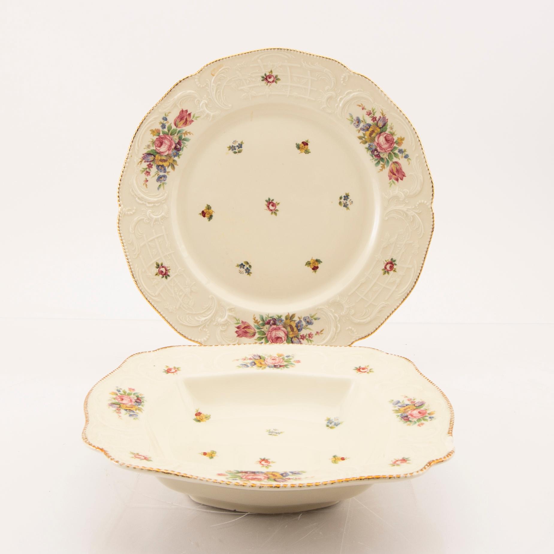 A 78 pcs dinner service Rosenthal 1940's.
