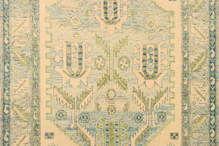A Kazak carpet, c. 299 x 200 cm.