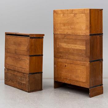 A mid 20th century oak cabinet.