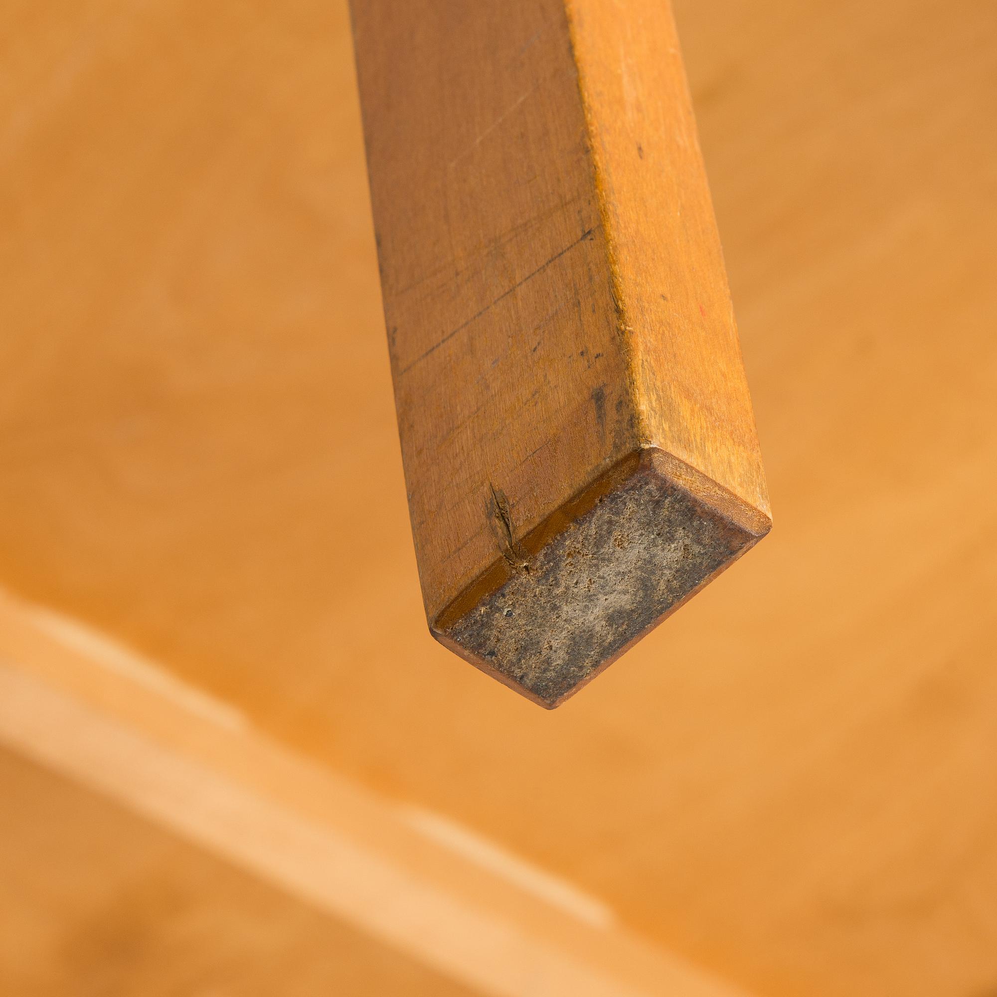 Alvar Aalto, bord, modell 82 för O.Y. Huonekalu- ja Rakennustyötehdas A.B. 1900-talets mitt.