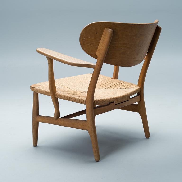 HANS JØRGEN WEGNER, Lounge Chair, CH-22. For Carl Hansen & Sons, Odense. Design 1950.