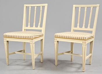 STOLAR, ett par, sengustavianska provinsarbeten, 1800-talets första hälft.