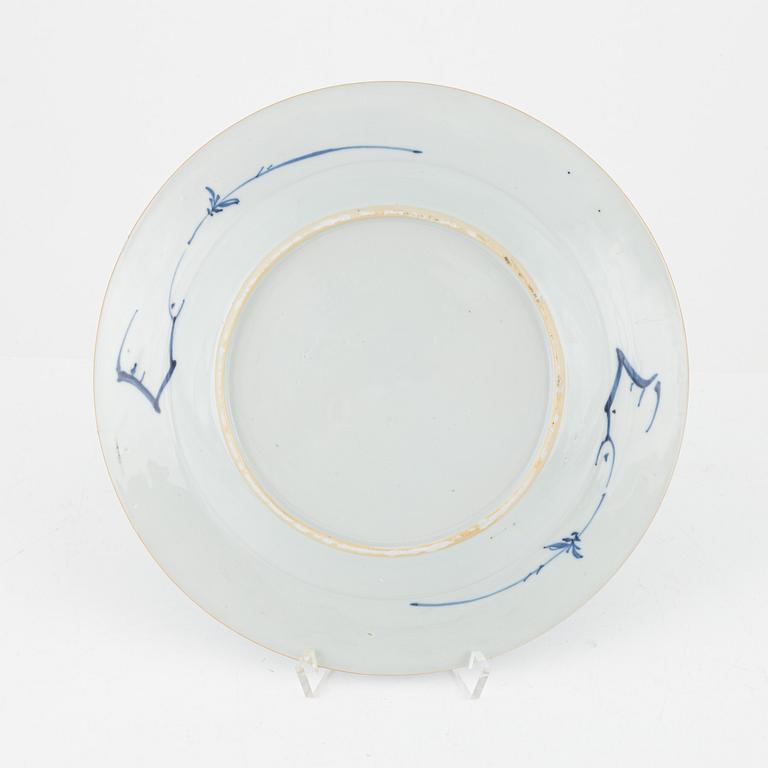 Servisdelar, porslin, 43 st, Kina, Qingdynastin, mestadels Qianlong (1735-95).