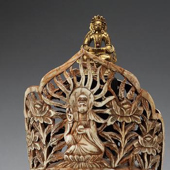 SKULPTUR, elfenben. Sen Qing dynasti.