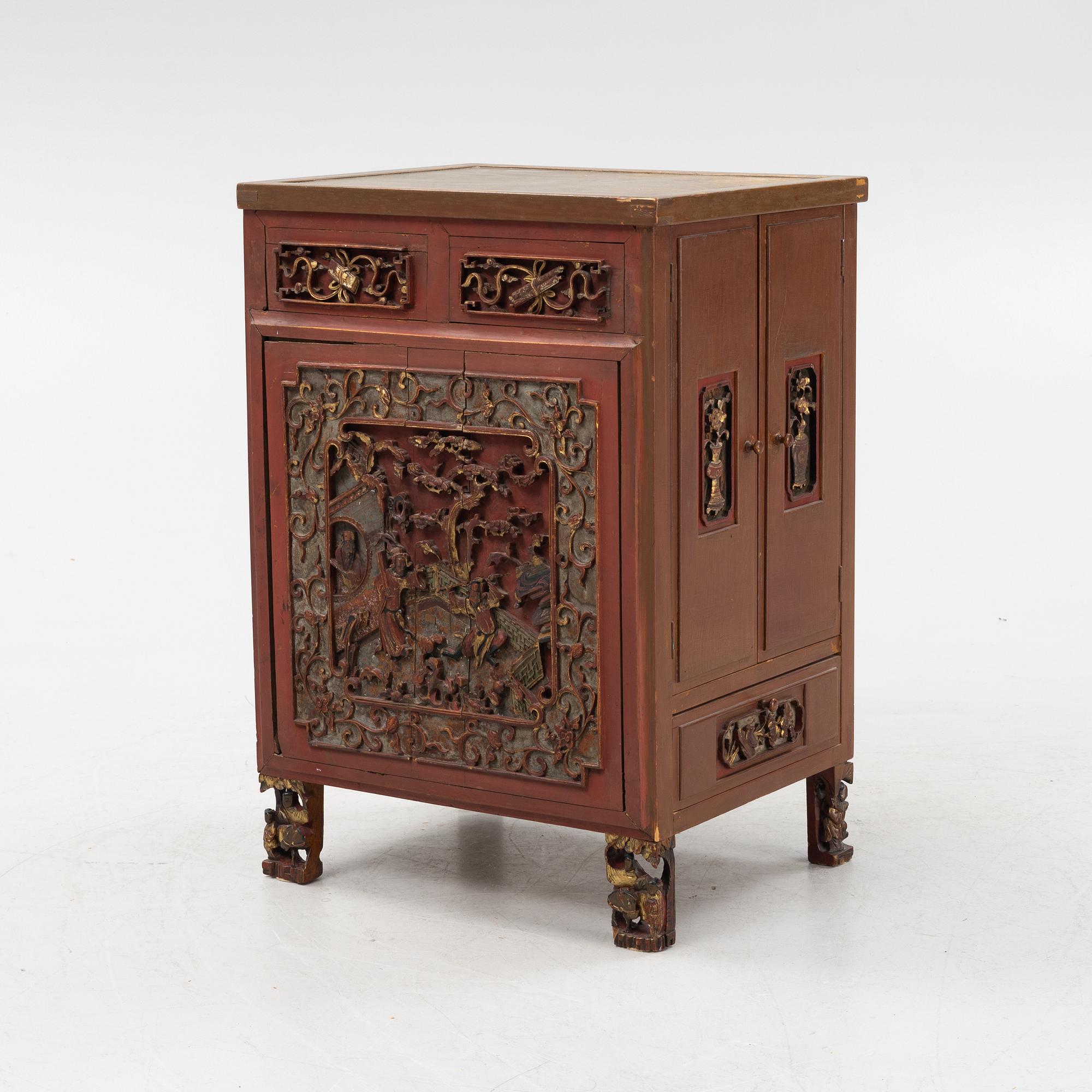 A Chinese cabinet, 20th Century.