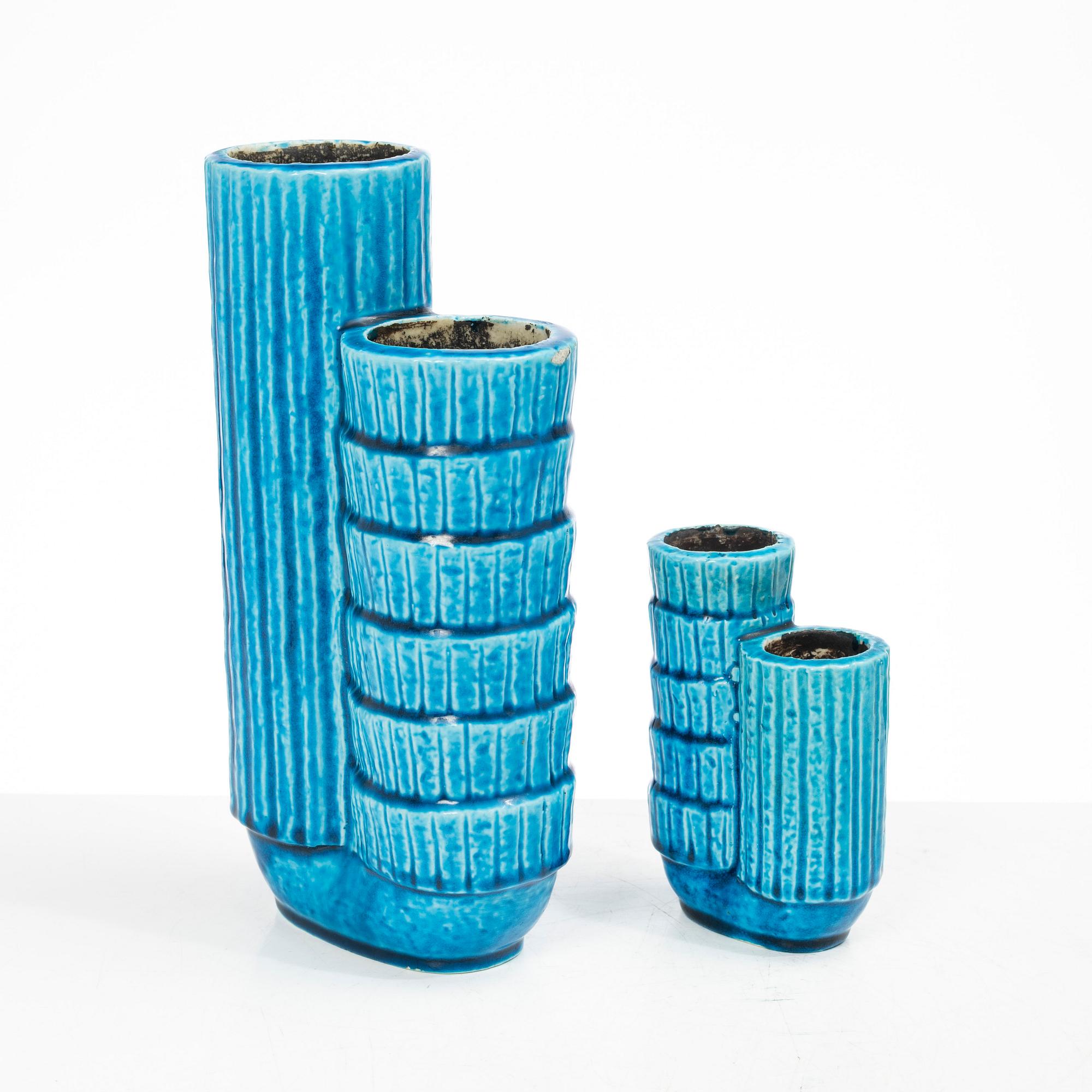 Gunnar Nylund, a set of five chamotte stoneware vases, Rörstrand 1930s-40s.