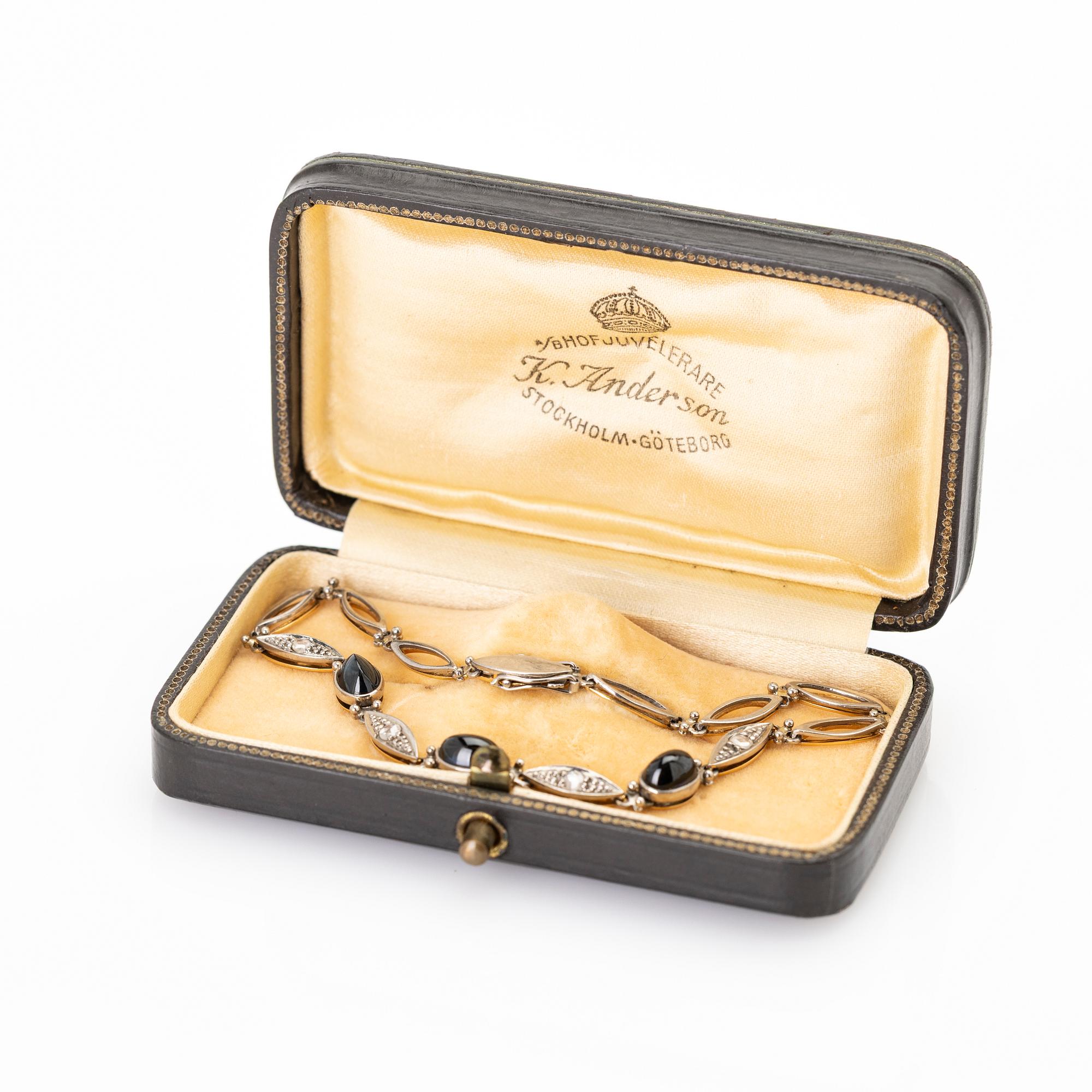 Bracelet, 18K gold, sapphires and diamonds, Heribert Engelbert AB, Stockholm, 1954.