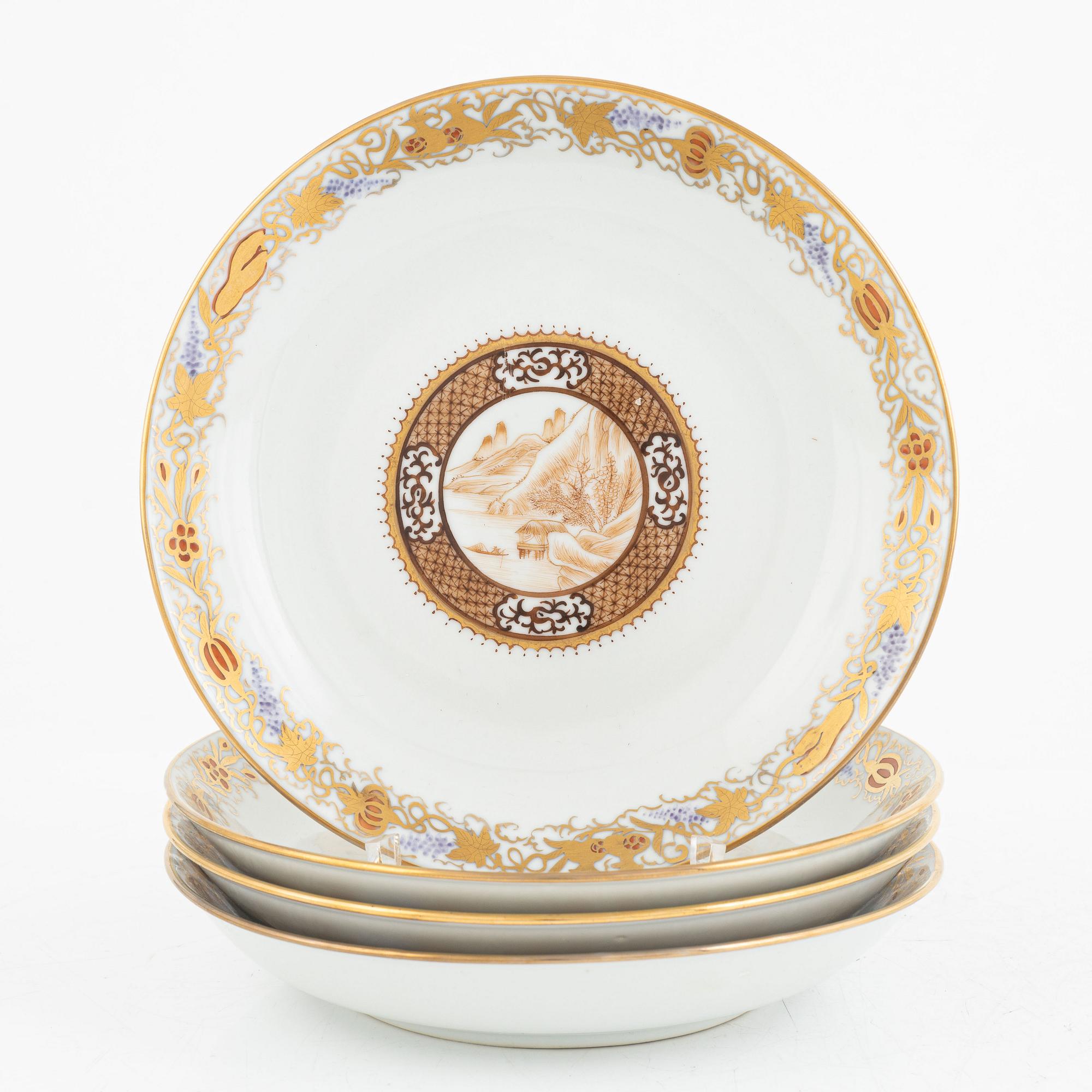 Four porcelain small plates, China, Qing dynasty, around 1800.