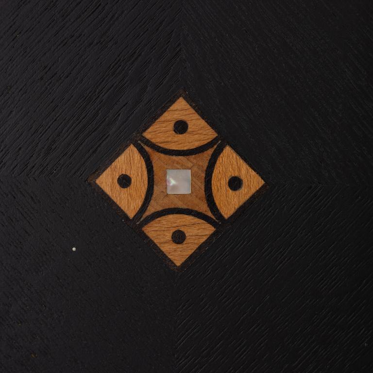 Klädskåp, 1900-talets början.