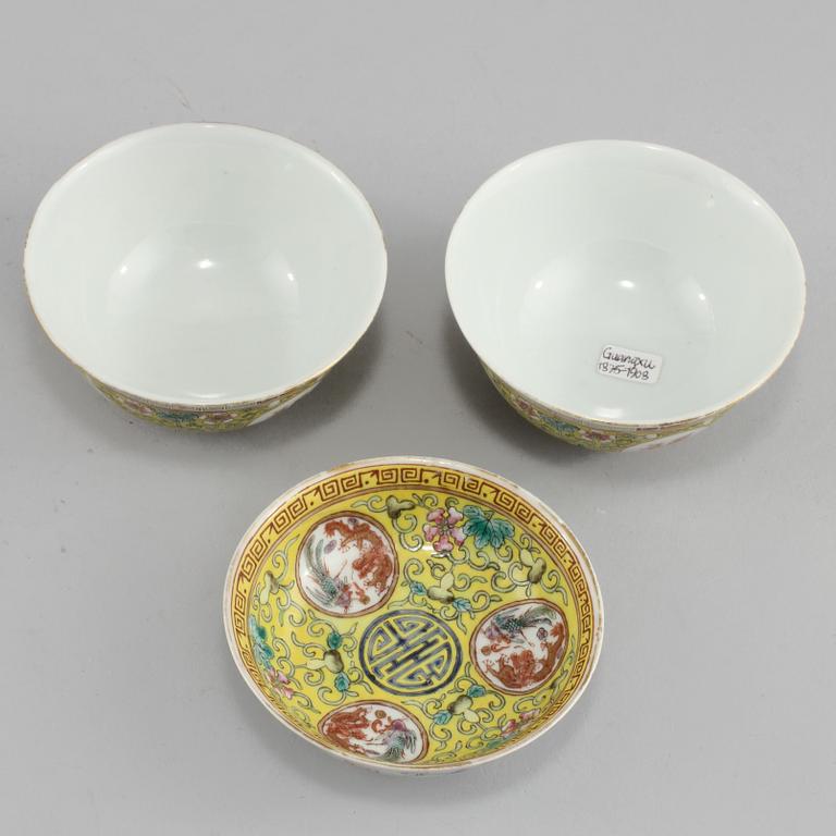 SKÅLAR, 3 st, porslin, Kina, 1900-tal, märkta med Guangxu sex karaktärers märke.