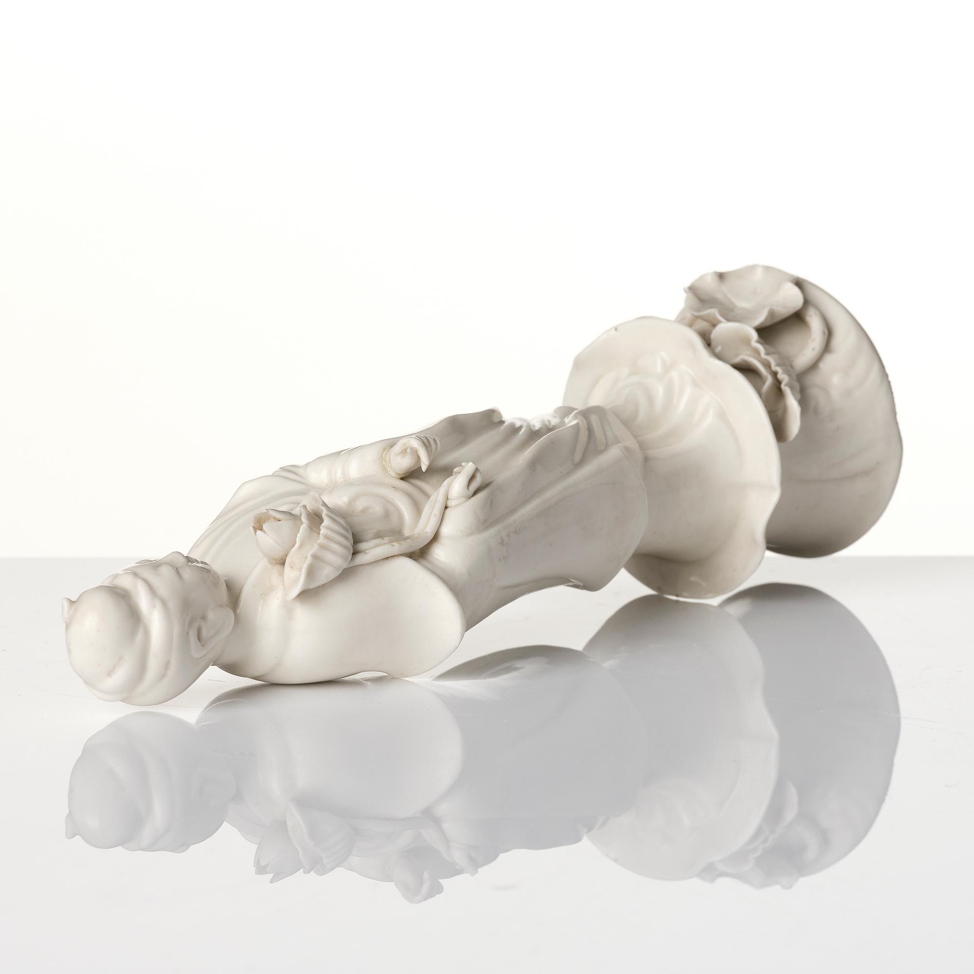 A blanc de Chine figure of a Guanyin, late Qing dynasty, 19th century.