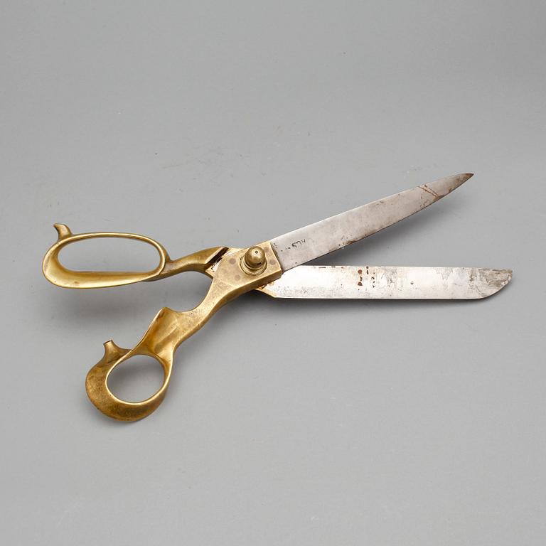 SKRÄDDARSAX, mässing och stål, 1900-talets början.