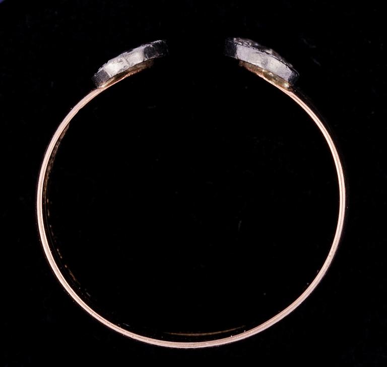 RING, 18K trefärgers guld, diamanter. 1982. Vikt ca 4 g.