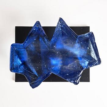 Edvin Öhrström, "Isig prisma", a cast glass sculpture, Lindshammar Glassworks.