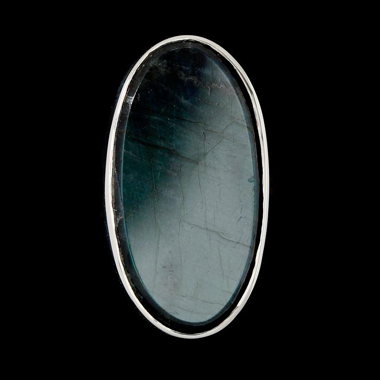 RING, silver, med labradorit, Hans Prybil, sign.