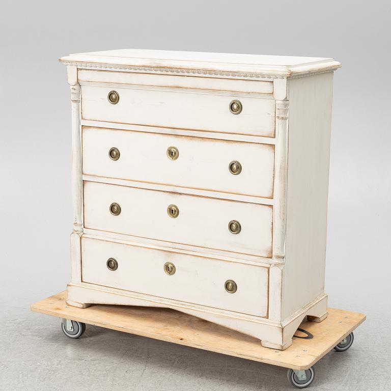 Chest of drawers, 19th century.