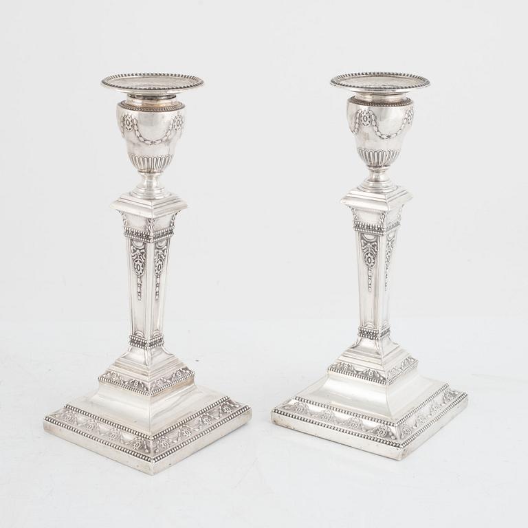 A Pair of English Silver Candlesticks, mark of Hawksworth, Eyre & Co Ltd, Sheffield 1896.