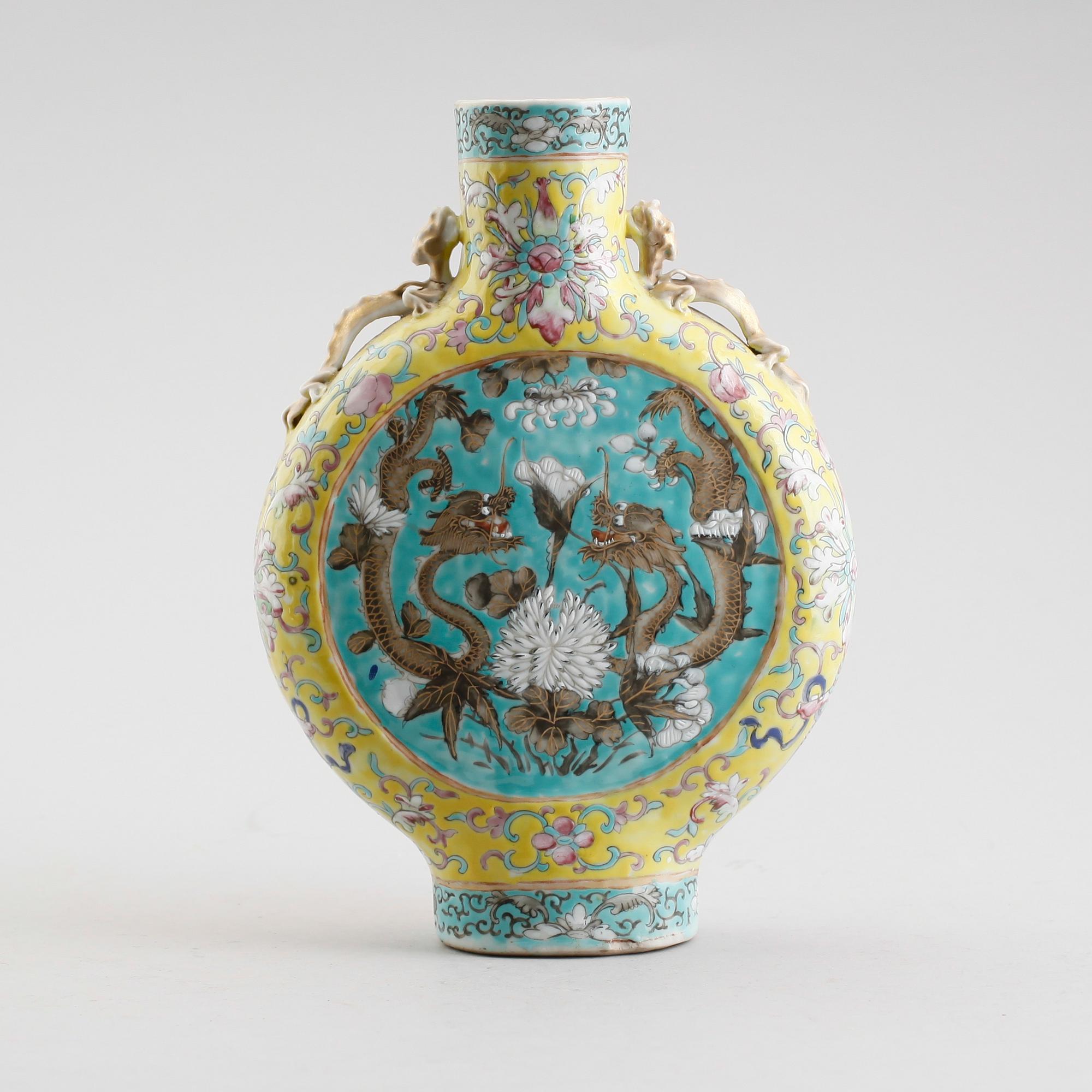 PILGRIMSFLASKA, porslin, Kina, sannolikt 1800-tal.