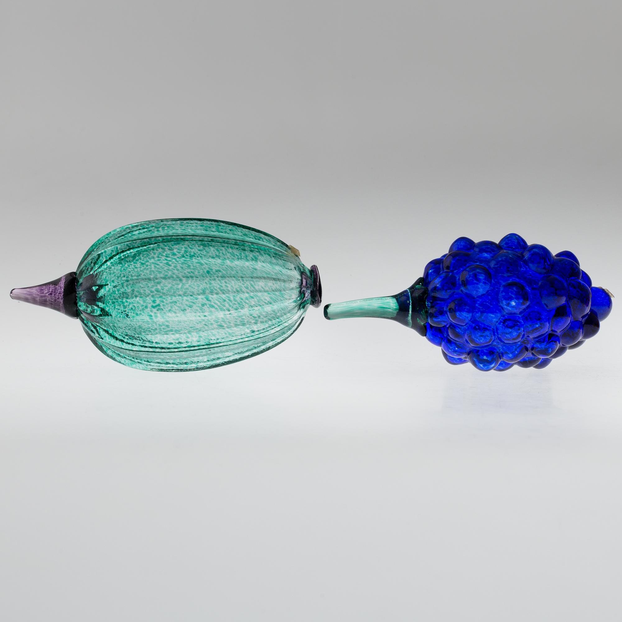 GUNNEL SAHLIN, 7 stycken frukter, skulpturer, glas, Kosta Boda, sent 1900-tal.
