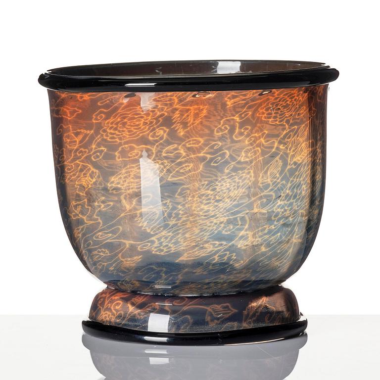 Edward Hald, a graal glass bowl, Orrefors, 1918, no 535.